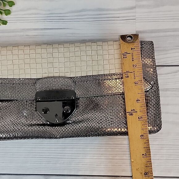 Elliot Lucca faux snakeskin clutch silver metallic and cream - Picture 8 of 10